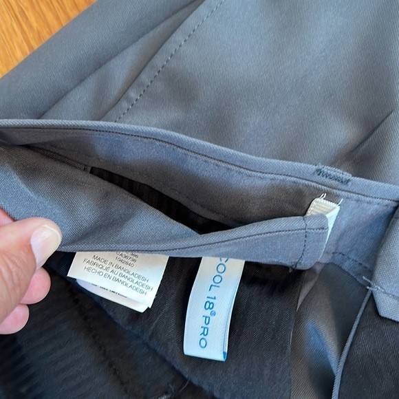 Haggar Men’s Coll 18 Pro Pleated Expandable Shorts - Picture 4 of 8